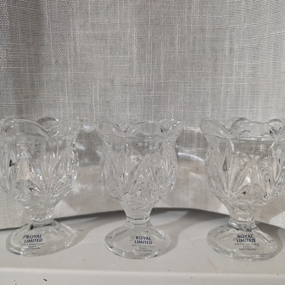 The Limited Crystal Clear Vases Elegant Accents Tulip Design - Picture 4 of 7